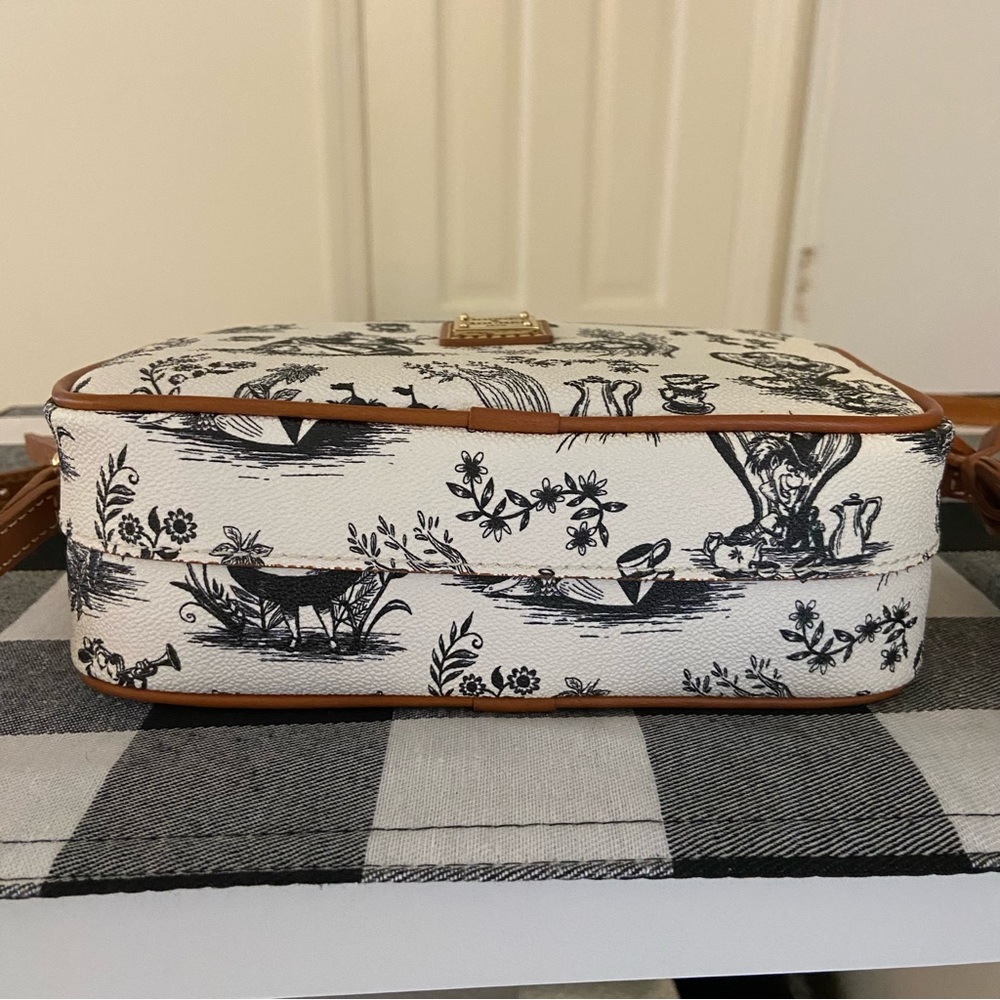 Alice in Wonderland 2022 Crossbody Bag - Picture 8 of 16